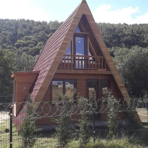 Wood Houses / Log Cabins