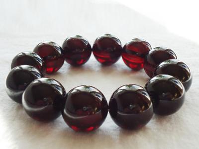 Cherry, Amber bracelets